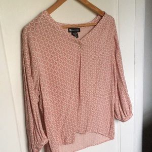 pink floral blouse 🌸